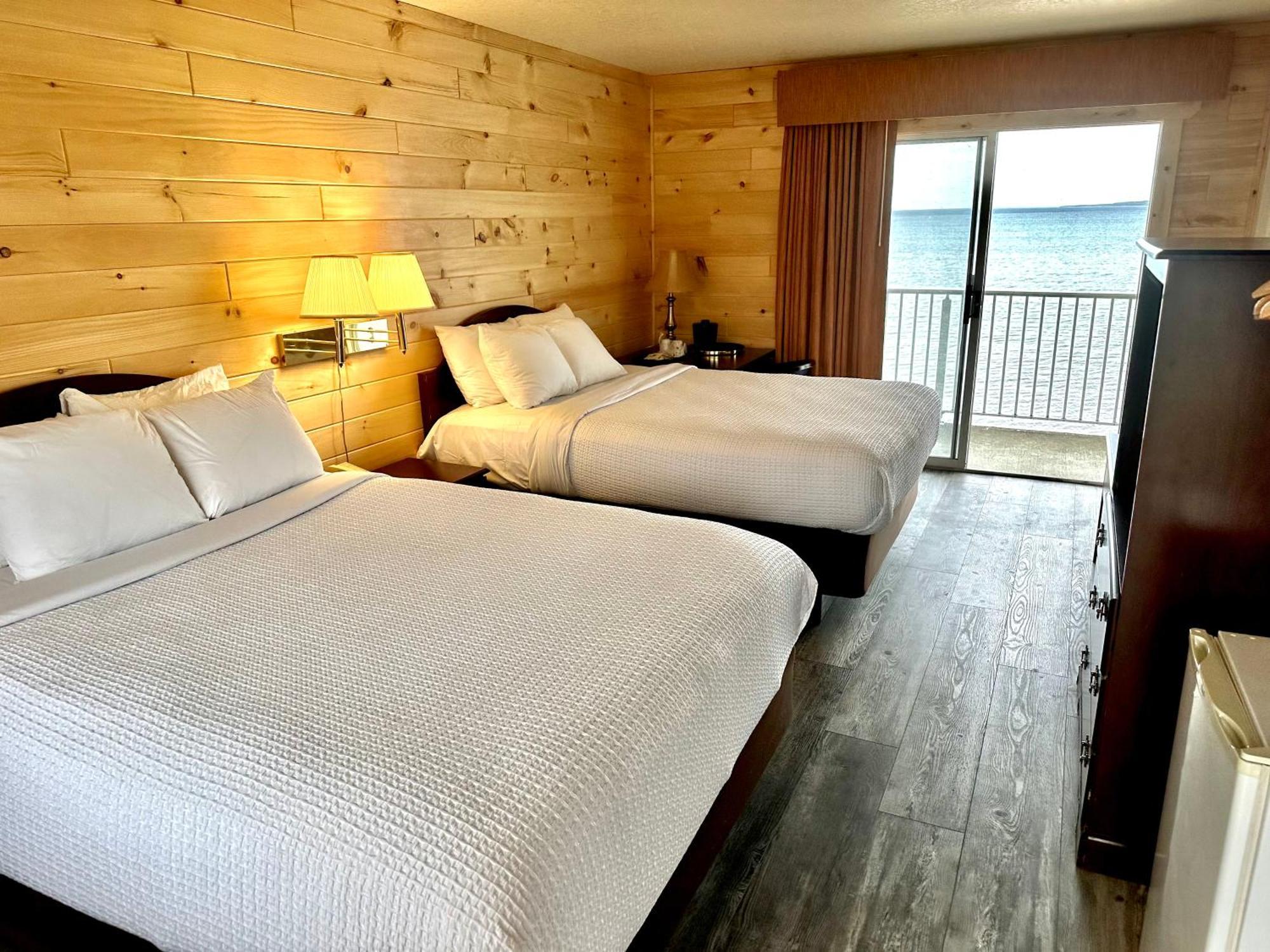 Sunrise Beach Motel Mackinaw City Exterior foto