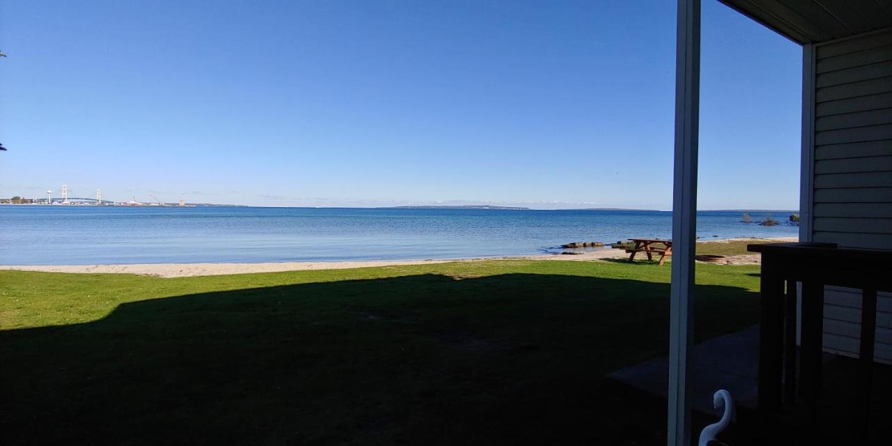 Sunrise Beach Motel Mackinaw City Exterior foto