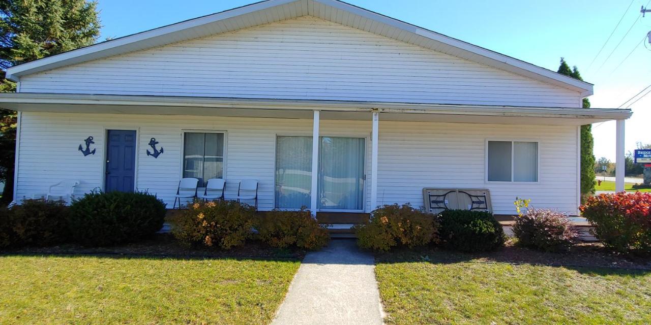 Sunrise Beach Motel Mackinaw City Exterior foto